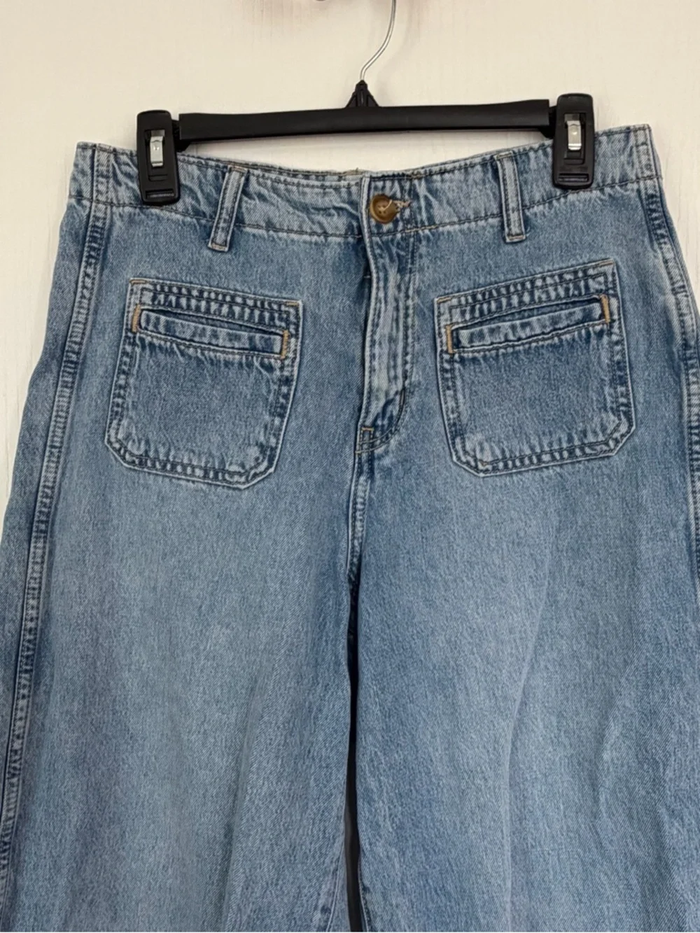 Old Navy high rise baggy wide leg jeans women’s 8 light blue wash EUC‎ - Picture 2 of 11